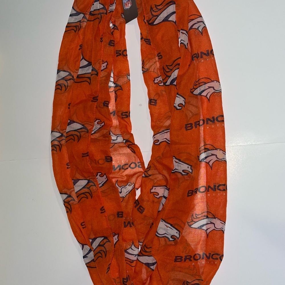 DENVER BRONCOS NFL Team Logo Sheer Infinity Scarf NWT